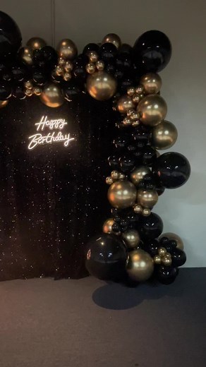 40th Birthday Party Black and Gold Decoration Ideas