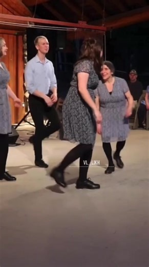 Julia K Barni Twerk Dance Performance