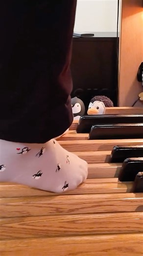 Huge crescendo on „I Vow to Thee My Country“ on the Hauptwerk organ! 🤩🎹 #organ #church #kirche #churchorgan #organistsofinstagram #organist #orgue #opera #classical #classic #musik #music #rome #italy #italianchurch #italien #europe | Paul Fey - Organist & Composer