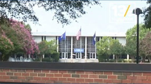 Old Dominion University faculty senate members say they have no confidence in university leadership