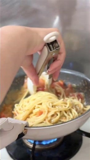 最近週3で作ってるトマトモッツァレラジェノベーゼパスタ🍅🌿🍝