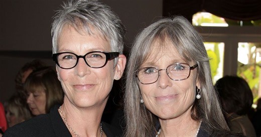 Jamie Lee Curtis announces sister and fellow actress Kelly Curtis has died at 69