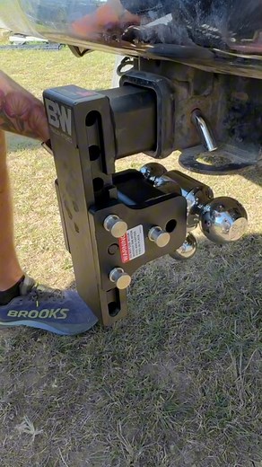 The B&W Tow & Stow Adjustable Ball Mount #upgradeyourhitch #sponsored #trucks #towing #trailerhitch #lasthitchyouwilleverneed #TowAndStow B&W Trailer Hitches | Mastering Mayhem