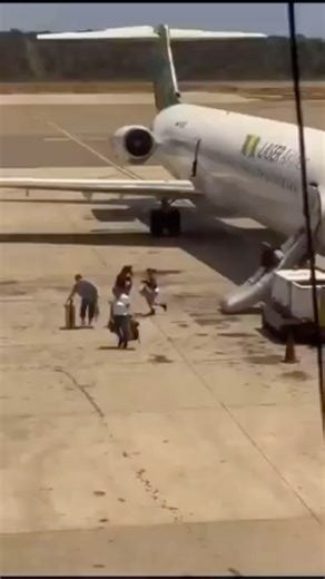 239K views · 923 reactions | Smoke in the cabin required the Laser Airlines crew to call for an evacuation. This is a great reminder why you DO NOT bring your carry-on bags with you during an evacuation. . . Video X: enrique77w | Combat Learjet | Facebook