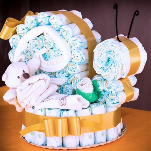 Windeltorte Anleitung: So einfach bastelt ihr das tolle Geschenk zur Geburt!