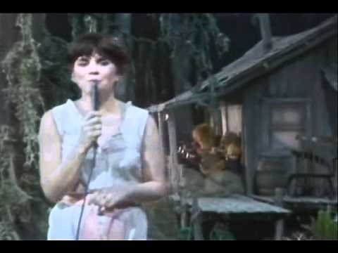 Linda Ronstadt - Blue Bayou (@ The Muppets Show)