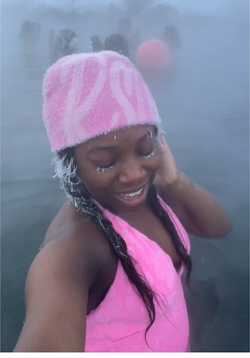 Freezing out but always warm on the inside..#hotsprings #hotspring #fairbanks #fairbanksalaska #cheenahotsprings