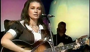 Anita Carter “Loving Him Was Easier” on The Johnny Cash Show
