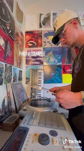 Drop a comment if you fuckin with the vibes 🙏🏼 #mpc2000xl #boombapbeats #lofihiphop #VenmoSpringBreak #beats #fyp #musicproduction