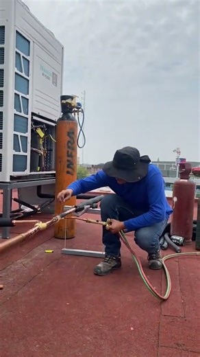 joint brazing 📌🫶🏻 #airconditioning #coolingsolutions #trustonallah #hvac