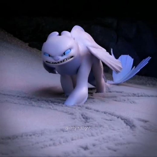 Light Fury vs Toothless: A Dragon Comparison