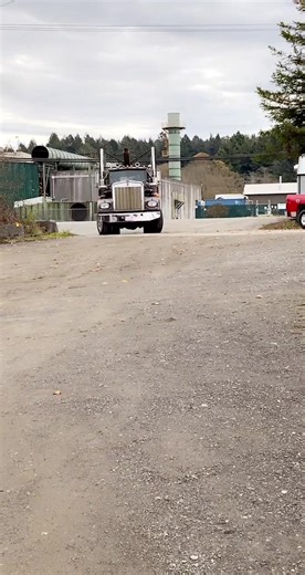 Exploring the Classic Kenworth W900 Log Truck