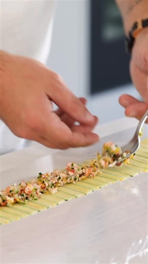 395K views · 5.4K reactions | Michelin star garnish! Perfect use of lobster trimmings #linecooklogic #cheflife #kitchenhumor #businessinawhites #Execuchef #crisiscook #risotto #lambshank #cinematic #aesthetics | Master Chef Sri Lanka | Facebook