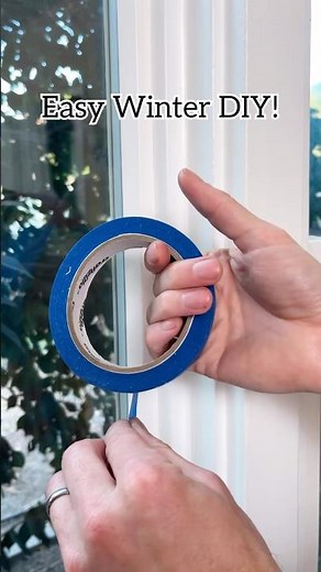 Snow Spray Winter Windows! #winter #snow #snowflakes #windowart #easydiy #crafting
