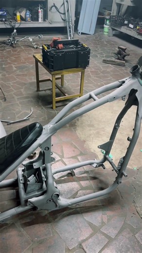 I disassembled a perfect motorcycle… and cut the frame 😳 #chopper #motorcycle #custom