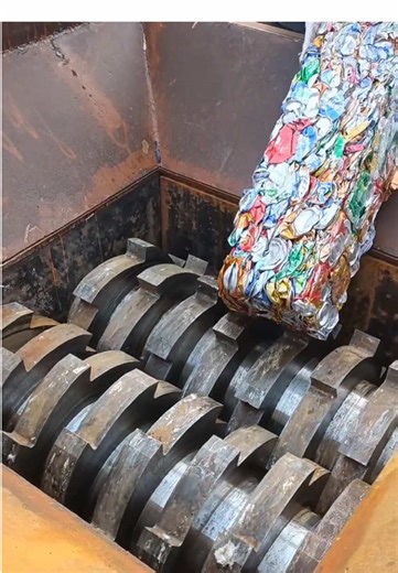 #metalshredder #shredder #Shreddermanufacturers #Plasticshredder #Dualshaftshredder