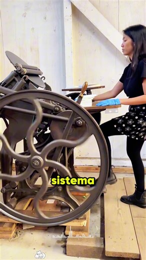 Old-School Printing: The Art Behind a 100-Year-Old Machine#Letterpress #AntiqueTechnology #MechanicalBeauty #VintagePrinting#usa🇺🇸