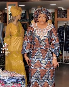 9K views · 304 reactions | Je n’es aucun droit sur le contenu de la musique .Tu veux t'habiller chic, class et simple, pas de panique ! G.Radel te propose des robes très stylés pour te rendre toute belle et toute fraîche ! Contact : +224628394533 (wattsapp) +224 627 22 24 22 Notre force c’est vous | G.Radel | Facebook