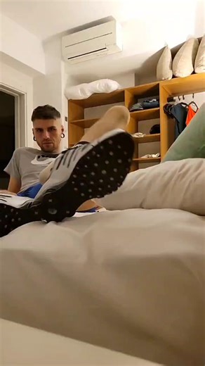 RT @skateshoe93: Wanne sniff them ? #gay #gayfetish #smellysocks #sk8erboy