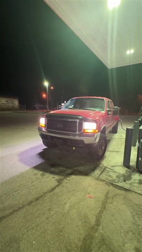 Con buenos hábitos de Manejo, y manteniendo las Revoluciones por debajo de las 2200 RPM en un rango de 65 a 75 MPG la 2000 Ford F350 Crewcab Long Bed 4wd 6 Speed Manual Transmission 7.3 Powerstroke nos dio un rendimiento de 19.47 MPG en un Recorrido de 500 millas qué empezó en la gasolinera del Sam's Club de South Jordan UT hasta la gasolinera de Circle K en Cuba NM. Verdaderamente impactante!