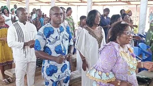 Sainte Messe en direct de la paroisse Sainte Thérèse de l’Enfant Jésus de Zopomahé Archidiocèse de Lomé | Radio Maria Togo