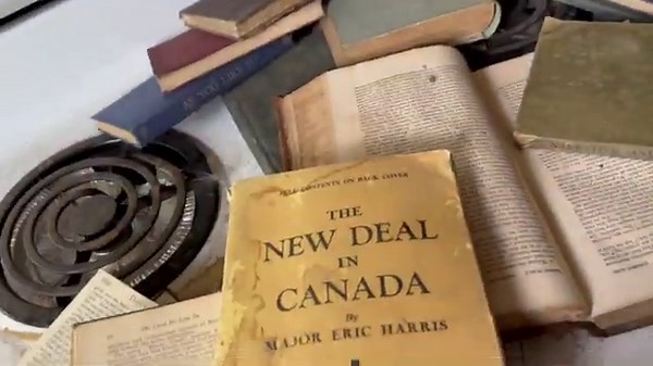 Urbex: Exploring an Abandoned Farmhouse of Slamming Doors