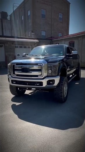 Introducing the new tow rig. 2011 F250 Lariat Super Duty with a 6.7 Power Stroke Diesel. #diesel