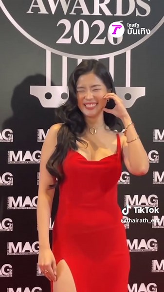 ก้อย รัชพร ออกงานอีเวนต์ล่าสุด มาในชุดเดรสสายเดี่ยวสีแดงสุดแซ่บ โดนนักข่าวแซวออร่าคนมีความรัก #บันเทิงtiktok #ข่าวTikTok#ก้อยอรัชพร #TRC #กรอกแกล้มข้าวเม่า