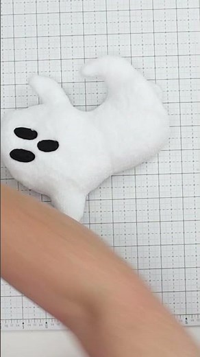 tips and tricks for DIY stuffed animals - How to Stuff a Ghost