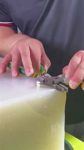 Workshop such as fabrication, assembly, repair, and testing with precision. and safety systems that allow workers and trainees to perform operations. #workshop #technology #diy #technique #steelwork #welding Wo1a.5371 | Work 30M