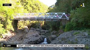 Point d’accès à la Cascade de Grand Galet, le Pont des Hirondelles a été rénové. | Réunion la 1ère
