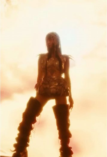 ZEN Jennie: New Music Video and Dance Performance