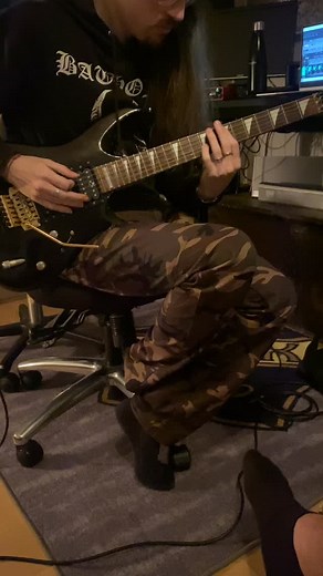 So much happening, so little time to upload. Here, have a very emotional song I wrote 2020 get perfected. About light and darkness. /Å | Neanderthal