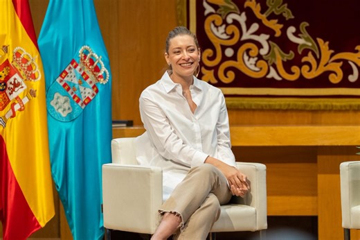 Cuando te mueves por encuestas.Cuando Ayuso sigue llamando al mundo entero a Madrid.Cuando desde Bruselas han apoyado la invasión de España.Cuando @ppopular es el traidor a España por la espalda que finge ser su salvación.#NiUnPasoAtrás