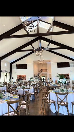 STOP scrolling if you’re planning a Houston wedding 👀 Let me put you on to @Uncle Bobs Catering, Tx because the 5-star G👀GLE reviews do NOT lie. The owner is absolutely wonderful to work with, she has decades of experience & works with the best #weddingvenues in #Houston Top 5 reasons couples choose Uncle Bob’s Catering for their wedding: 1️⃣ The food is UNREAL Not “wedding food”… REAL food. Guests constantly say it’s the best meal they’ve had at a wedding. 2️⃣ Consistently 5-STAR service On t