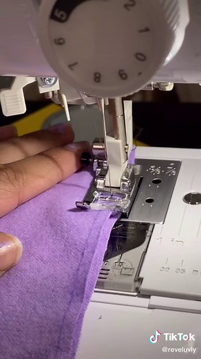 I tried to make one for a small tote ☝🏼🤭 don’t mind my nails😰 #kpop #sewing #bags #aesthetic #diy #asian #brown #bighit ￼#enhyphen #tutorial￼