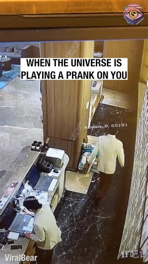 The definition of bad timing😂 | 5-Minute USA