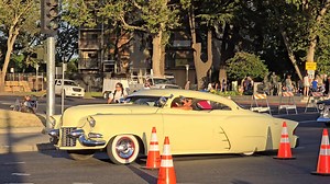 Checking out Modesto California downtown parade during American Graffiti festival car show | Samspace81