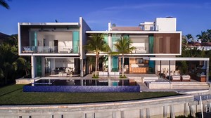 Just added to the MLV portfolio! Your vacation will never be the same again! 😍 15,000 square foot waterfront villa in Miami, newly built, fully operated smart home, boat dock, infinity pool, rooftop deck with jacuzzi, and much more! Oh and did we mention it comes with a 24x7 butler and personal chef? 👩‍🍳 Yep! VIP all the way! 👑😎👌 Be one of the first to rent this beauty! Call today. | Miami Lifestyle VIP