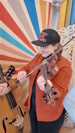 It’s resolution time! We resolve to release our new album on Jan 23. Run and pre-save it now 😉 #running #bluegrass #americana | Della Mae