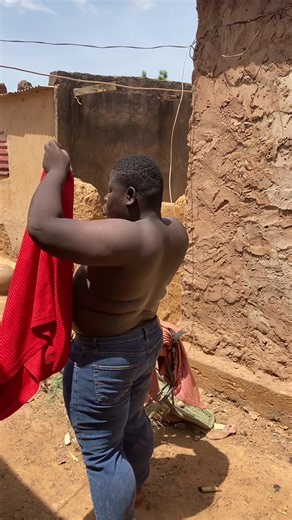 Burkina TikTok challenge Sougr Tiiga — pouvoir