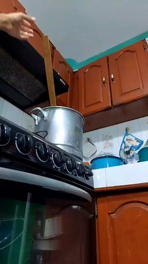 27K views · 349 reactions | Decir este conjuro mientras realizan su engrudo hará que les quede un engrudo de alta calidad. #laloalegre #engrudo #recetadeengrudo | Lalo Alegre | Facebook