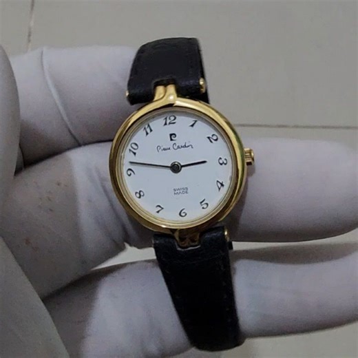 @TRIYONO_CAHYO_UTOMO on Instagram: "START LELANG🤳 = (Minggu,08 Februari 2026) CLOSED = (Senin,09 Februari 2026 Pukul 20.05.59 WIB) 📝NB.BERLAKU SNIPER ZONE DI 5 MENIT AKHIR (Yg Sebelomnya Tidak Ikut Bid,Tidak Bisa Ikut Bid Di 5 Menit Akhir) SPESIFIKASI = PIERRE CARDIN ES-LRO SWISS MADE Untuk Cwe/Wnita 100% Original Kondisi Mulus,Bekas Pemakaian Wajar Semua Fungsi Normal Swiss Made Swiss Eta Movement Diameter 22 Strap Original Unit Only/Jam Aja OB/OPEN BID =100/100rb KELIPATAN BID = 50/50rb (Lan