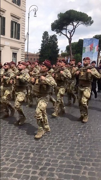 Carabinieri paracadutisti Tuscania festa repubblica 2026 #carabinieri #paracadutismo #2giugno