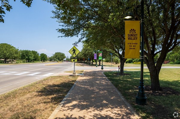 Living in Sunset Valley, TX