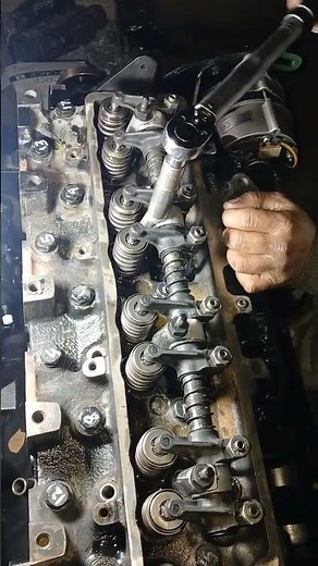 rocker arm shaft torque John Deere 4045 4 cylinder engine