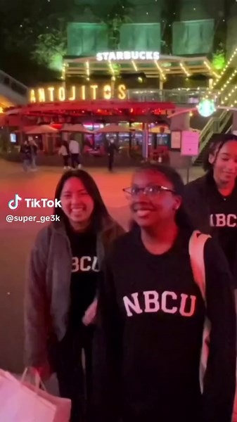 Hello from the west coast 🌴🎬 Applicarions for the September 2023 cohort are open now. The page program application closes on Monday, so apply now! #nbcpage #pageprogram #nbcupageprogram #universalpictures #universalpicturesgroup #praisethis #cocainebear