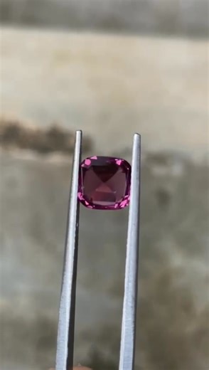 Looking for something truly special? This unheated 2.09 carat pink spinel from Sri Lanka glows with the most romantic blush-pink hue — a colour that whispers elegance and joy. ✨ 100% natural and untreated – nature’s own masterpiece ✨ Ethically sourced from Sri Lanka, the legendary “Island of Gems” ✨ Radiant sparkle that dances in every light ✨ Perfect for a bespoke engagement ring or a one-of-a-kind keepsake Spinel is known as the stone of revitalisation — a gem of beauty, energy and emotional r