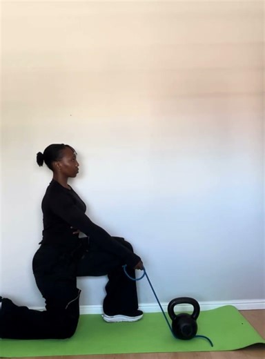 Half-Kneeling Band Row | Stability & Anti-Rotation Strength