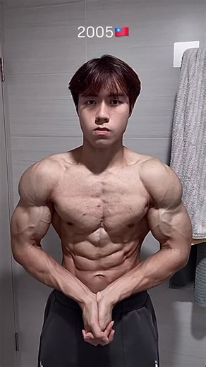 2005🇹🇼 20y bodybuilder 🔥 100% natty 11 days out🎯 #fitness #bodybuilding #workout #muscle #健身 #減脂 #健美 | 鄧畇帆